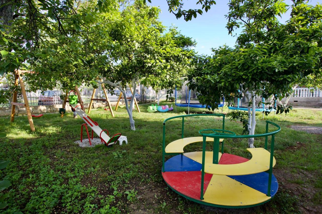 Family Resort Bambora Gudauta Exteriér fotografie