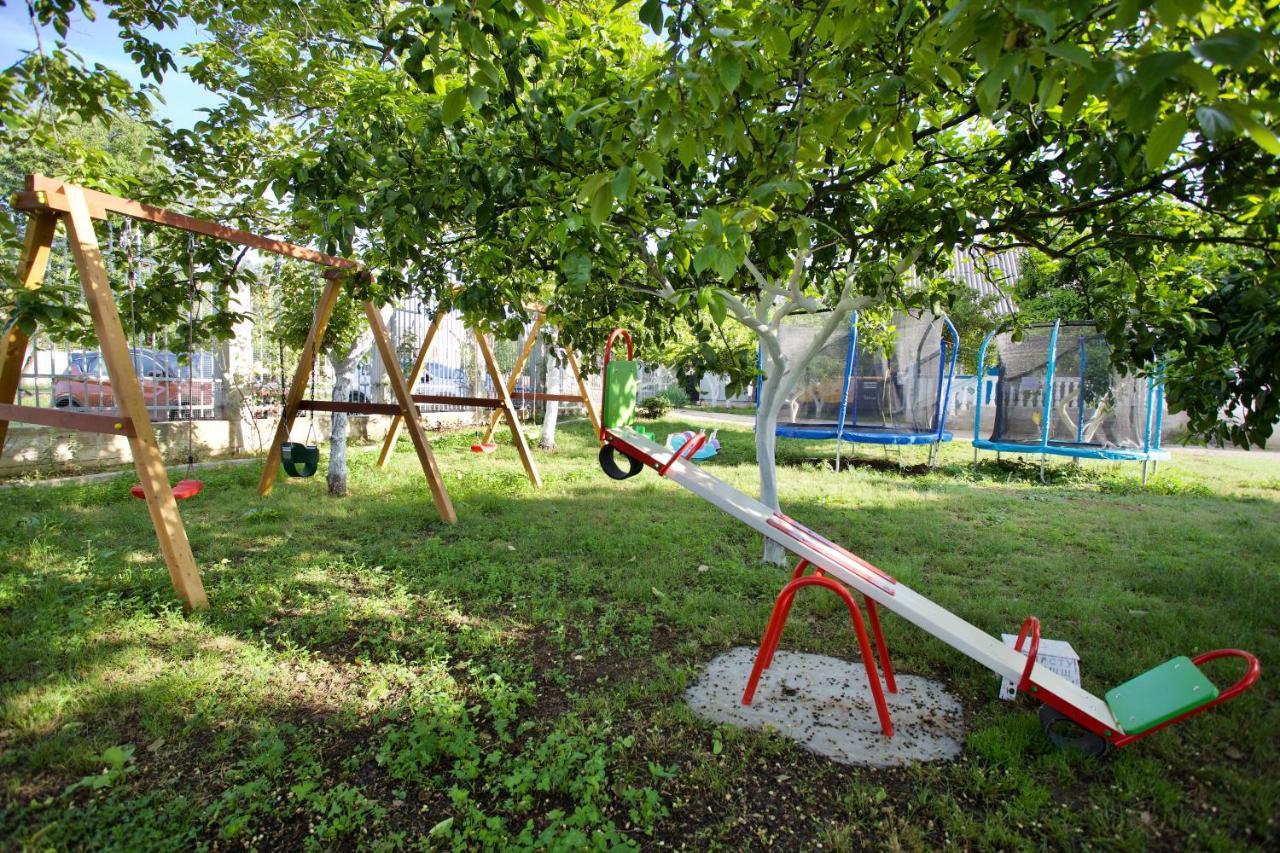 Family Resort Bambora Gudauta Exteriér fotografie